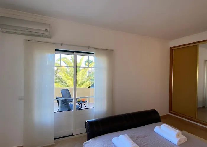 Vila Rafaela Com Piscina Albufeira