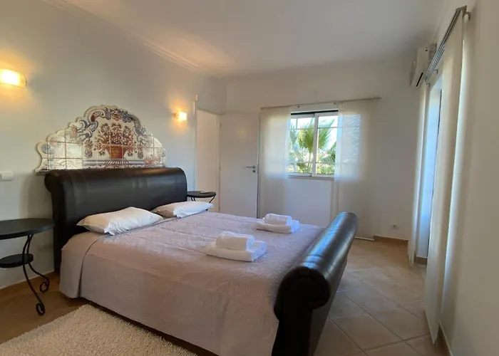 Rafaela Com Piscina Albufeira