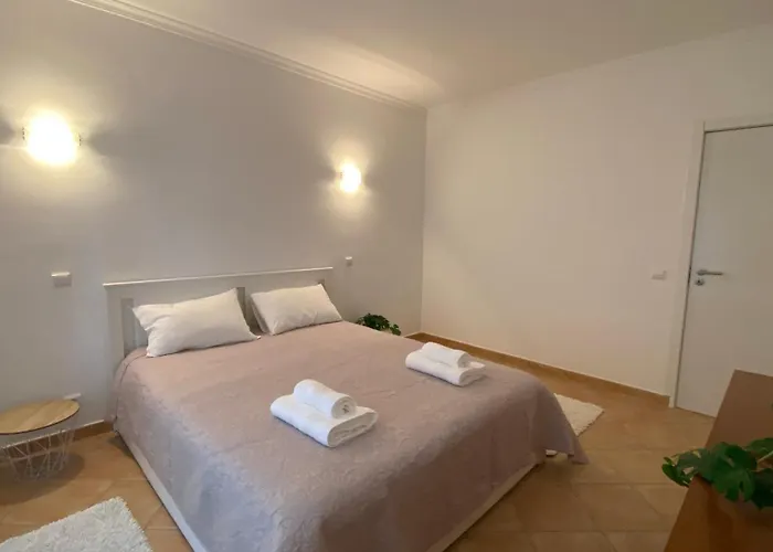 Vila Rafaela Com Piscina Albufeira