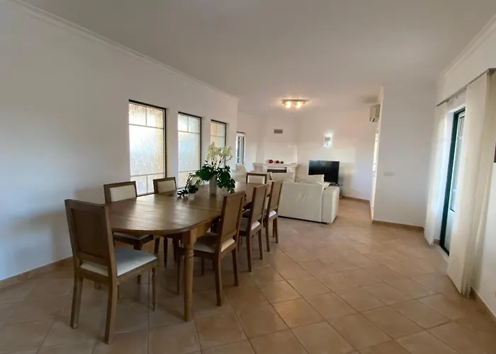 Rafaela Com Piscina Albufeira