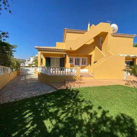 Rafaela Com Piscina *