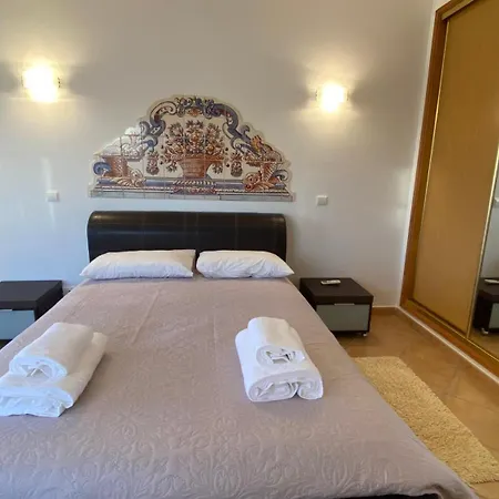 Rafaela Com Piscina Villa *