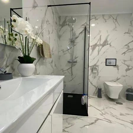 Rafaela Com Piscina Albufeira