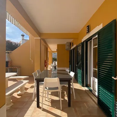 Rafaela Com Piscina Villa *