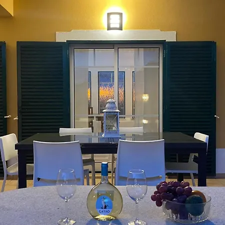 Rafaela Com Piscina Villa