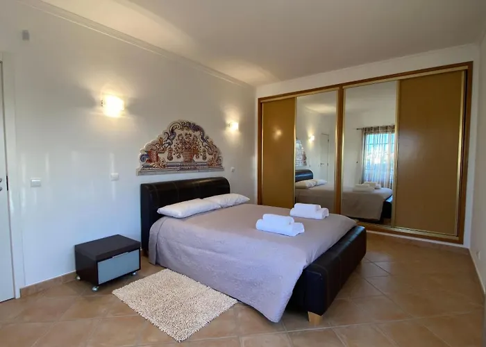 Rafaela Com Piscina * Albufeira