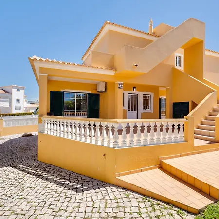 Rafaela Com Piscina Villa