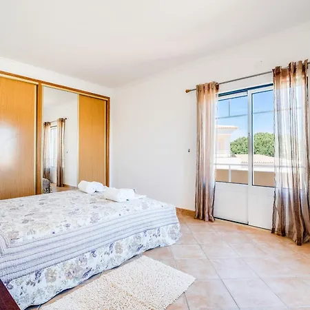 Rafaela Com Piscina Villa Albufeira
