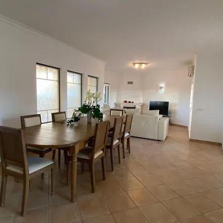 Rafaela Com Piscina Албуфейра