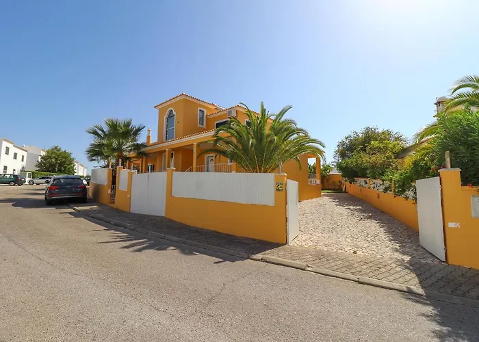 Rafaela Com Piscina Villa