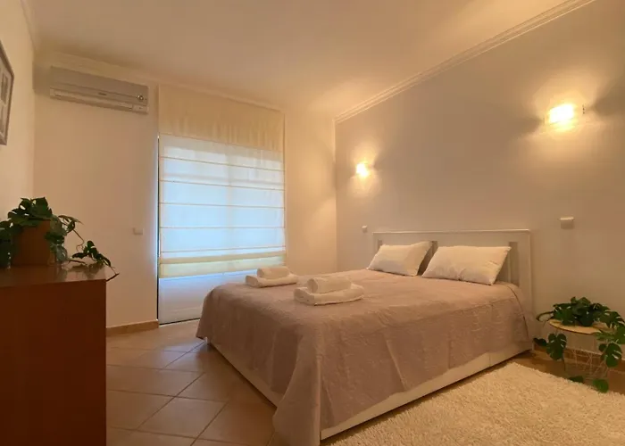 Rafaela Com Piscina Villa Albufeira